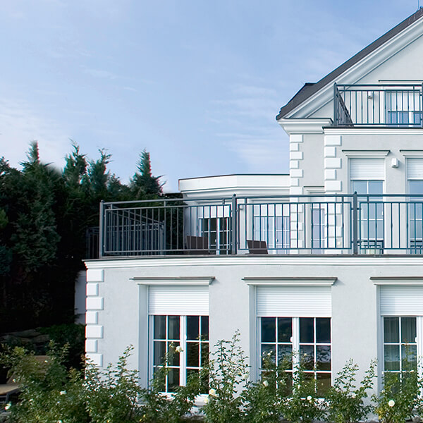 Rolety zewnętrzne i okna antywłamaniowe